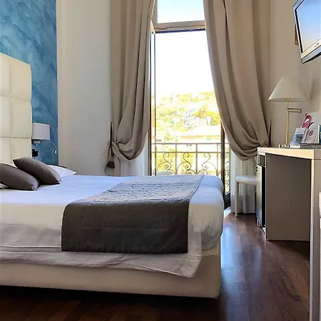 Hotel Parigi & 4*