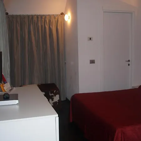 Hotel Parigi & 4*