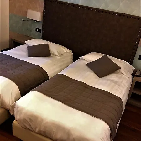 Parigi & Hotel 4*