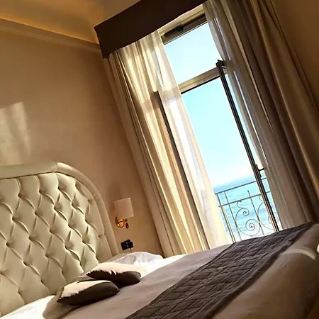 Hotel Parigi & 4*
