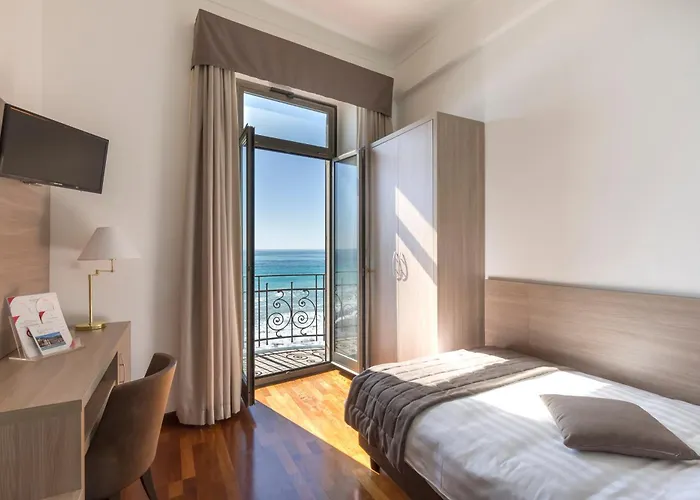 Hotel Parigi & 4*